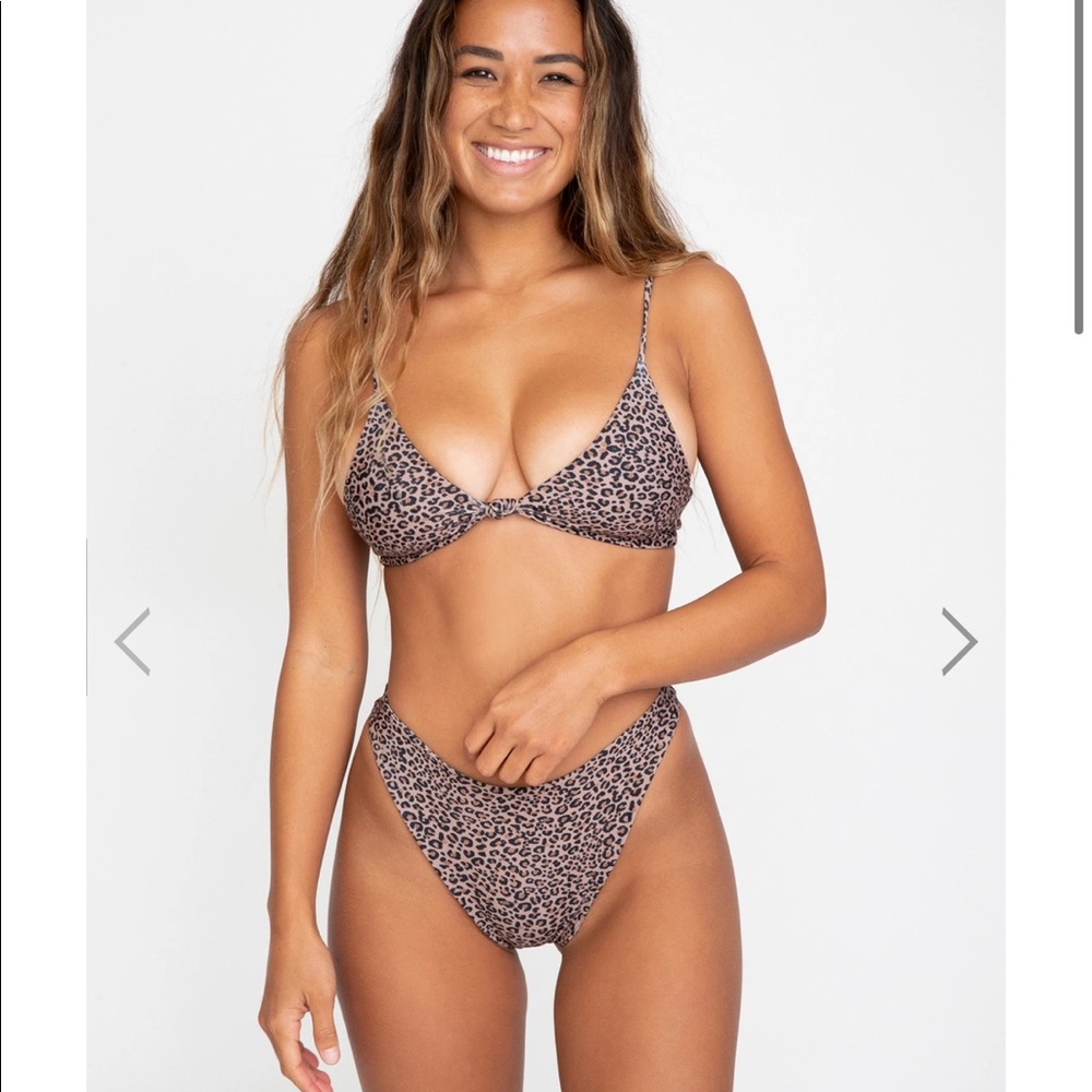 Skatie Houston Bikini Set (2 tops, 1 bottom All L)